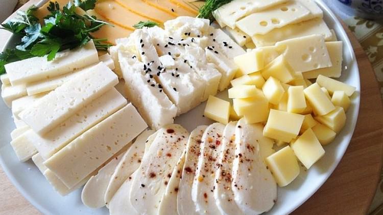Peynir için önemli iddia: Satılan peynirlerin içinde kemik unu var!