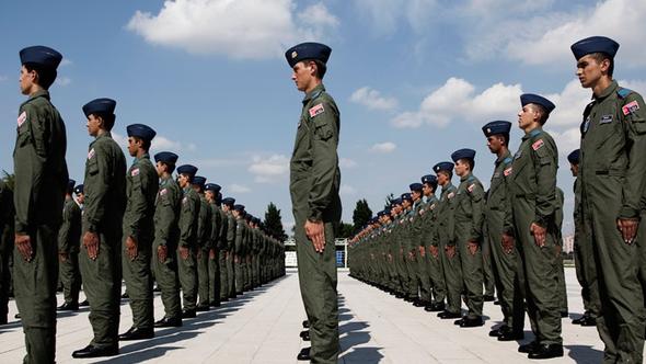 Hava Kuvvetleri'ndeki subaylara 'sadakat mülakatı'