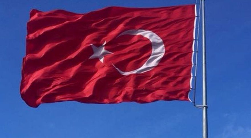 Türk bayrağının renginin değiştirilmesi teklifine ret