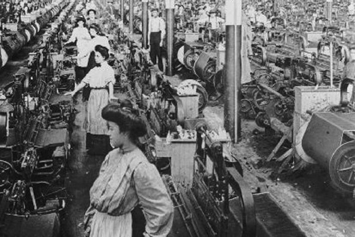 PUSULA | Burjuvalar işçilerin mücadele gününü 