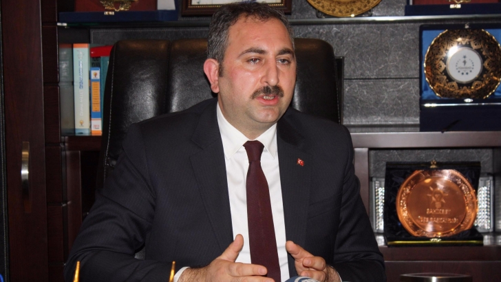 Duy da inanma: Adalet Bakanı'na göre Türkiye'de hukuk sitemi işliyormuş