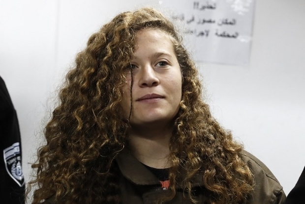 Filistin’in cesur kızı Ahed serbest bırakıldı