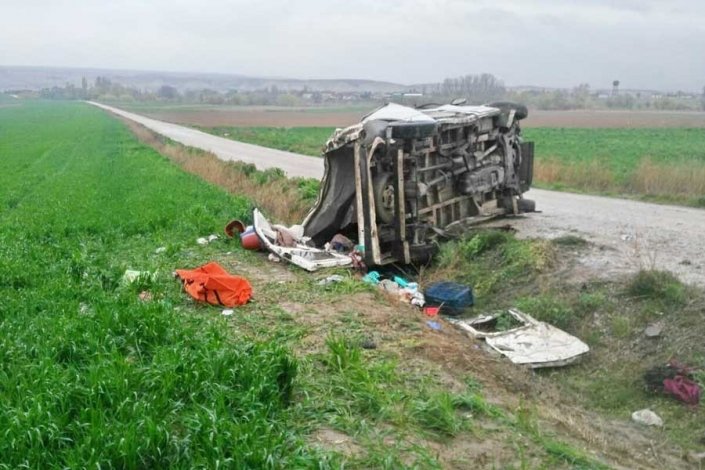 Ankara'da işçi servisi devrildi: Ölü ve yaralılar var