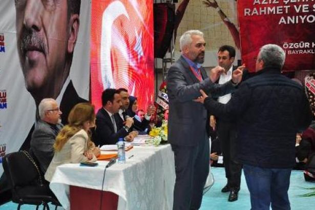 AKP kongresinde 'çift liste' kavgası: Ortalık karıştı