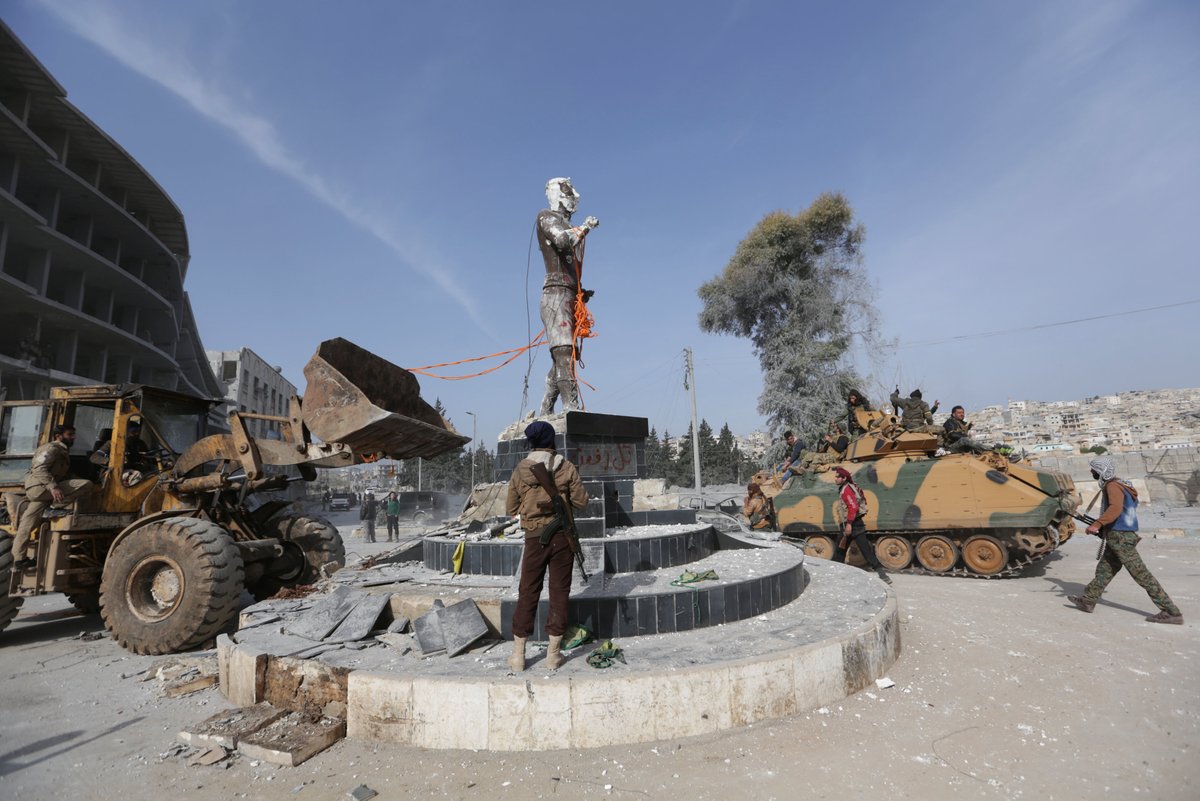 ÖSO'nun Afrin'de heykelini yıktığı Demirci Kawa kimdir?