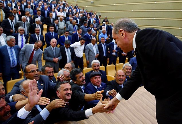 Bu eksikti: Erdoğan'a 'başöğretmen' ünvanı verilsin