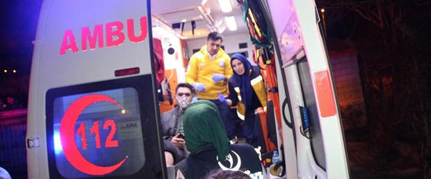Şarja takılan oyuncak patladı, çıkan yangında 5 kişi zehirlendi
