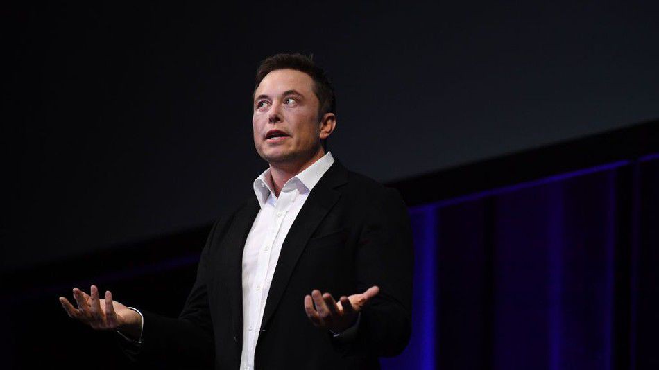 Elon Musk'ın iğrenç paylaşmının ardından Tesla hisseleri düşüşte