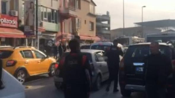 İstanbul'da cenazede silahlı kavga: Yaralılar var