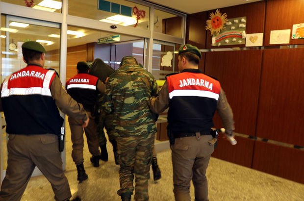 Tutuklu Yunanistan askerleri hakkında karar verildi