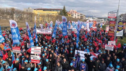Bursa'da metal işçileri ayakta