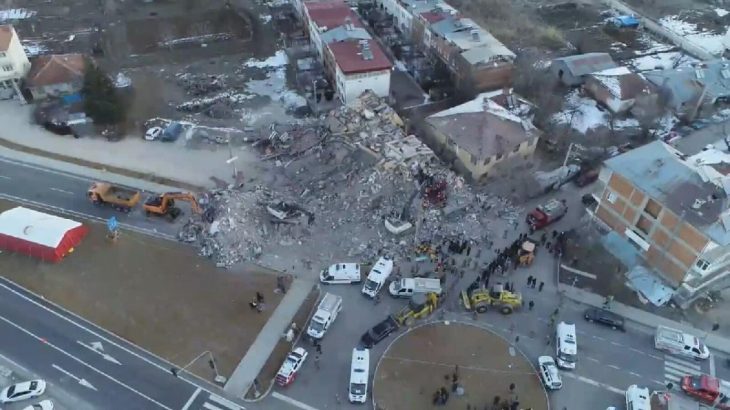İşte enkaza dönen binanın deprem öncesi görüntüsü