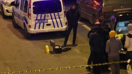 İzmir’de silahlı saldırının ortasında kalan 2 kişi hayatını kaybetti