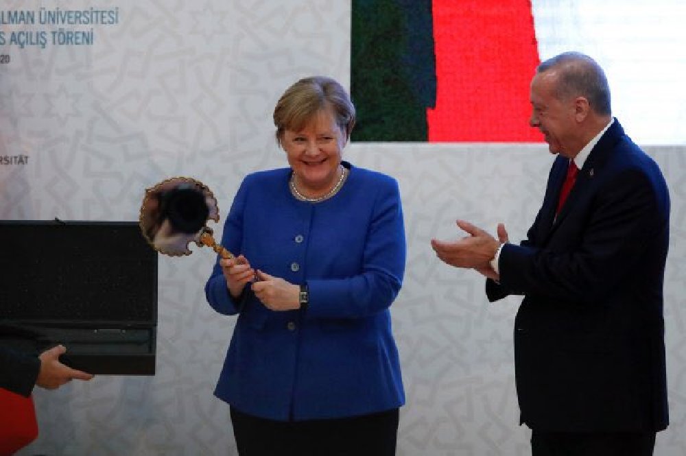 Merkel, Erdoğan ile üniversite açılışında: Türkiye bizim teşekkürümüzü hak ediyor
