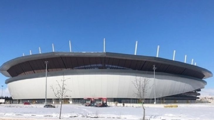 Erdoğan’ın 'çok modern bir stadyum' sözleriyle açtığı 'Eskişehir Yeni Atatürk Stadyumu' yağan ilk karda çöktü