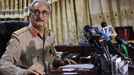 Hafter liderliğindeki Libya Ulusal Ordusu ülke yönetimine el koyduğunu duyurdu