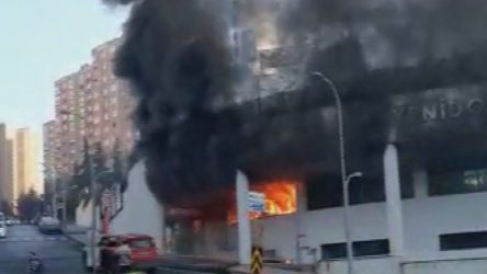 Başakşehir'de özel okulda yangın