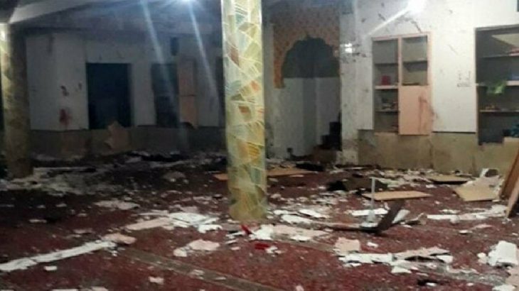 Pakistan'da camiye bombalı saldırı: En az 15 ölü