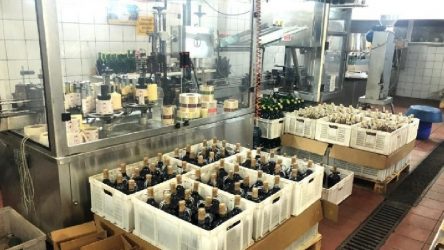 Şarap fabrikası 'kaçak içki' iddiasıyla mühürlendi