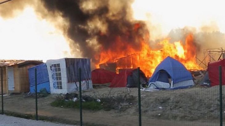 Sudan'lı sığınmacılar kampı ateşe verdi: 335 kişi tutuklandı