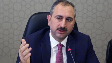 Adalet Bakanı Gül: Akıncı, ecdadımızı ve şehitlerimizi incitmiştir