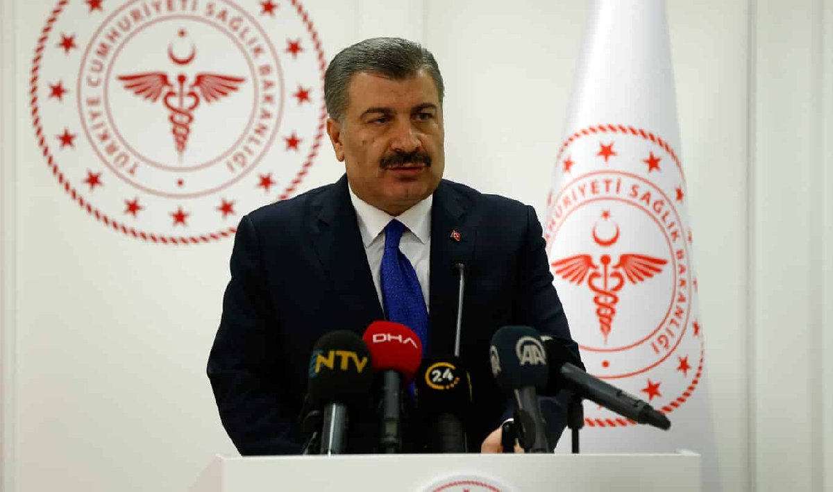 bakan-koca-tedavisi-devam-eden-54-hastadan-12si-yogun-bakimda