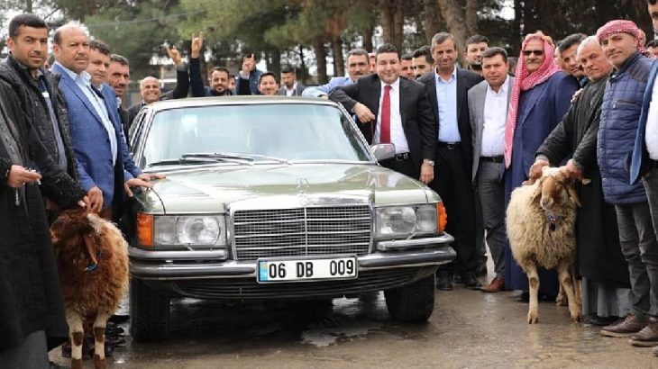 Bahçeli’nin 'hediye'si otomobil Harran'da: Kurban keserek karşıladılar
