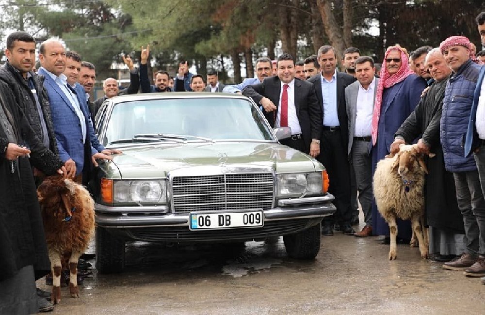 Bahçeli’nin ‘hediye’si otomobil Harran’da: Kurban keserek karşıladılar