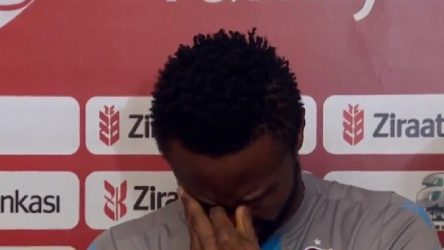 Trabzonsporlu oyuncu ırkçı mesajlara tepki gösterdi, gözyaşlarını tutamadı