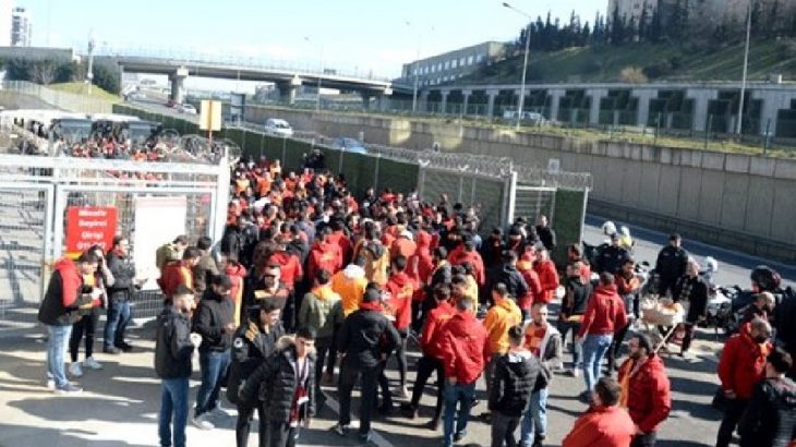 Kadıköy'de derbi öncesi olaylar: Gözaltılar var