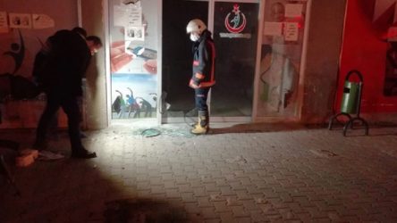 Mersin Tarsus’da sağlık merkezine molotoflu saldırı