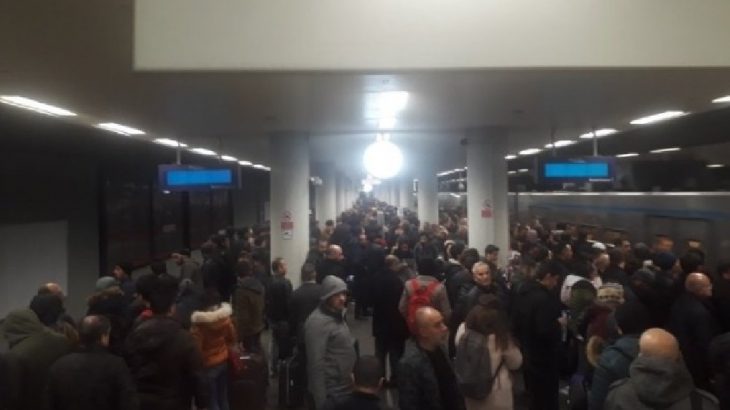 İstanbul'da metro seferlerinde arıza
