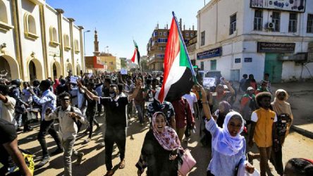 Sudan'da ekmek ve yakıt protestoları yeniden başladı