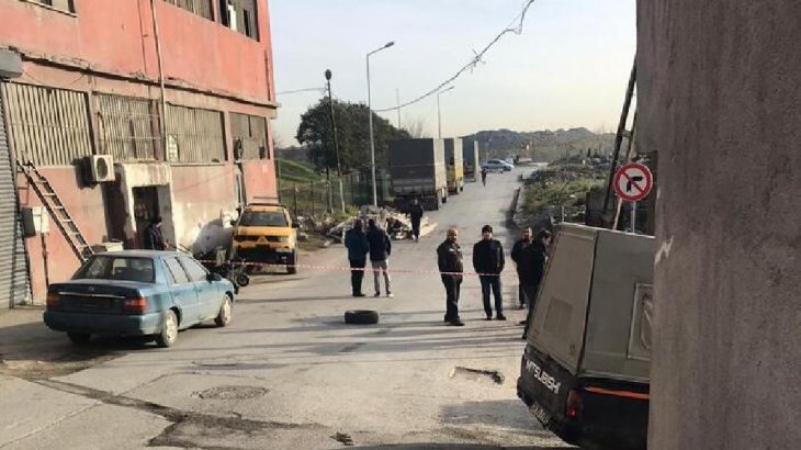 İstanbul'da bir inşaat firması 'yol bizim' diyerek yolu kapattı