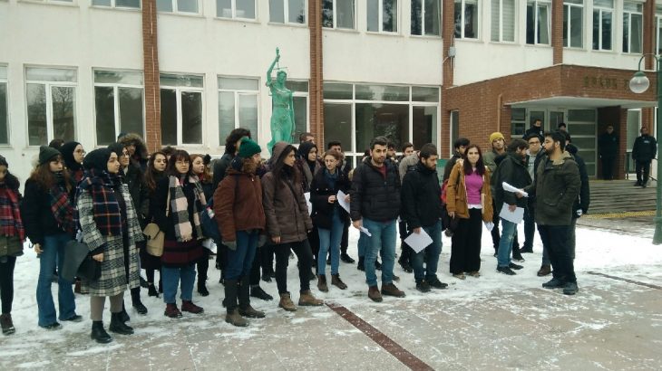 Anadolu Üniversitesi Hukuk Fakültesi öğrencilerinden dekanlığa 'Bülent Yücel' tepkisi