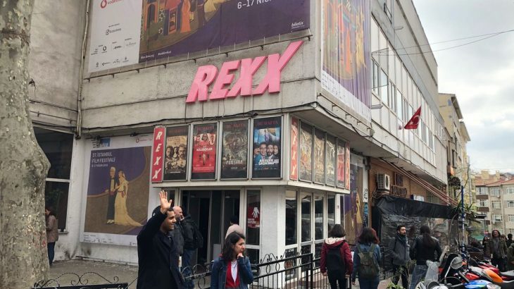 Kadıköy'ün sembollerinden Rexx Sineması kapandı