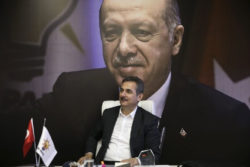 AKP'li başkan koronavirüs bahanesiyle çalışanların maaşından kesintiye gitti