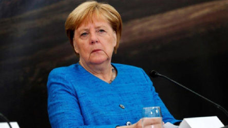 Merkel'den AB'ye Yunanistan çağrısı
