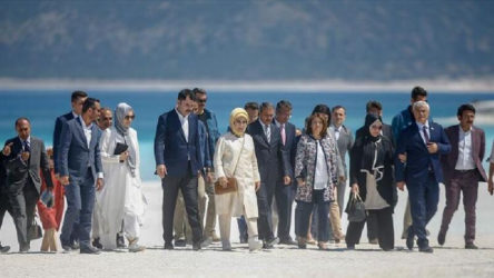 Salda talanı sürerken AKP halkı 'mutmain' etmenin yollarını arıyor