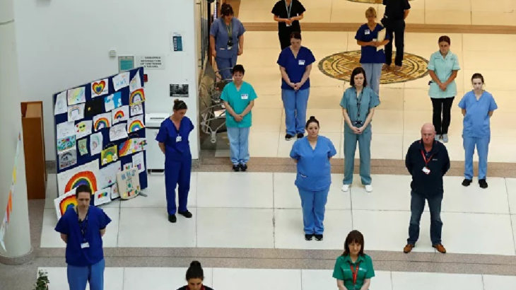 Koruyucu ekipman istedikten sonra koronavirüs nedeniyle yaşamını yitiren doktorun oğlu: Pişman mısınız?