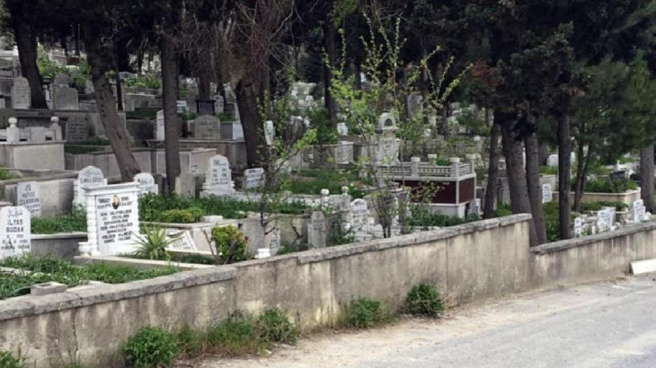 Avcılar’da mezarlık yanındaki çuvalda insan kemikleri bulundu
