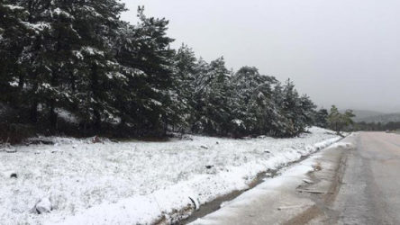 Ankara'nın yüksek kesimlerine kar yağdı