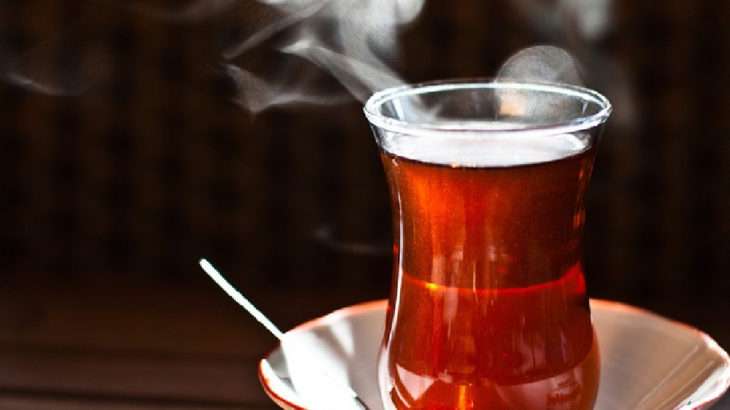 Online seminerde gericilik: Öğretmen 'ramazanda çay içiyorsunuz' diye uyarıldı