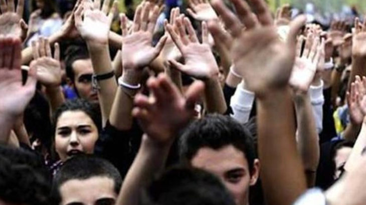 AKP genç işsizliğe çare buldu: Öğrenciler hiçbir hakka sahip olmadan part-time olarak çalışacak