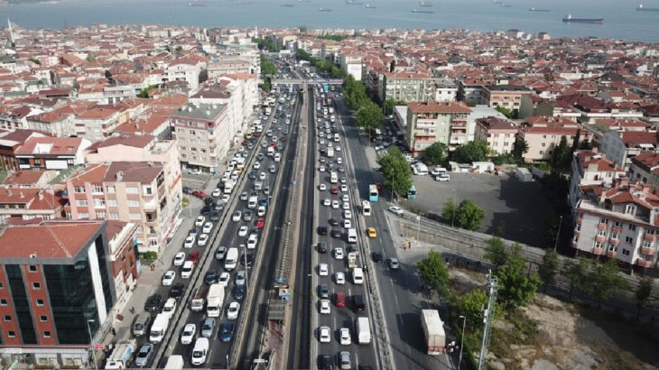 İstanbul'da trafik yoğunluğu son 2 ayın en yüksek seviyesinde!