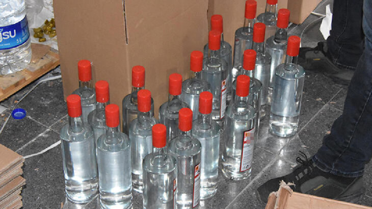 İzmir Karabağlar'da sahte etil alkol operasyonu