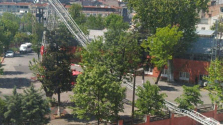 Kadıköy'de tatbikat sırasında itfaiye merdiveni kırıldı: 2 itfaiye eri yaralandı