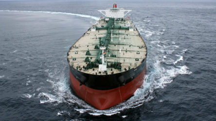İran'dan ABD'ye 'petrol gemisi' yanıtı