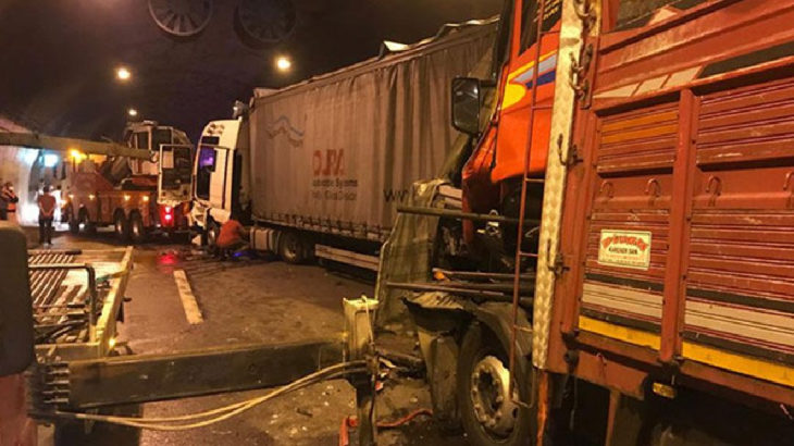 Tünelde zincirleme kaza: Ankara yönü ulaşıma kapandı