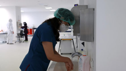 Ankara Tabip Odası: Koronavirüs tanısı konan sağlık çalışanı sayısı 966'ya yükseldi